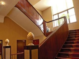 Atrium Hotel